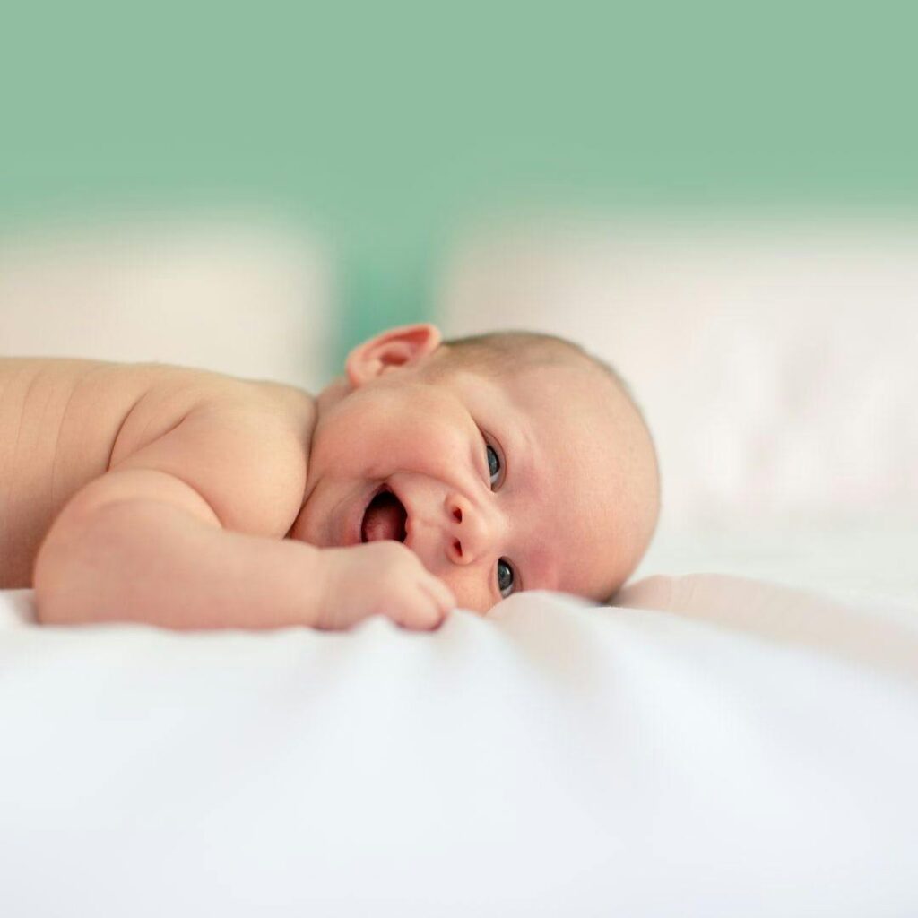 Leçons de vie : ce que l’on peut apprendre de l’innocence des bébés pour réussir au travail adulte
